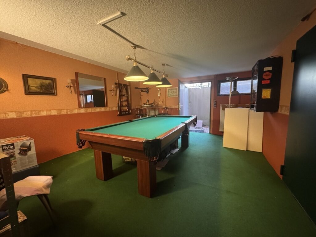 Hobbyraum Keller mit Ausgang