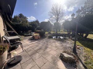 Terrasse mit Gartenblick