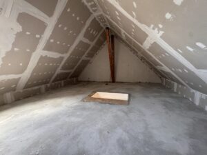 Ausbaubarer Dachboden