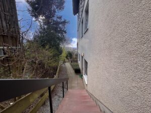 Treppe zum Eingangsbereich