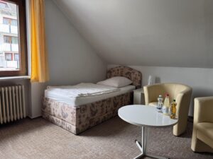 Einzelzimmer im Obergeschoss