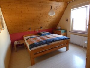 Schlafzimmer 1 DG