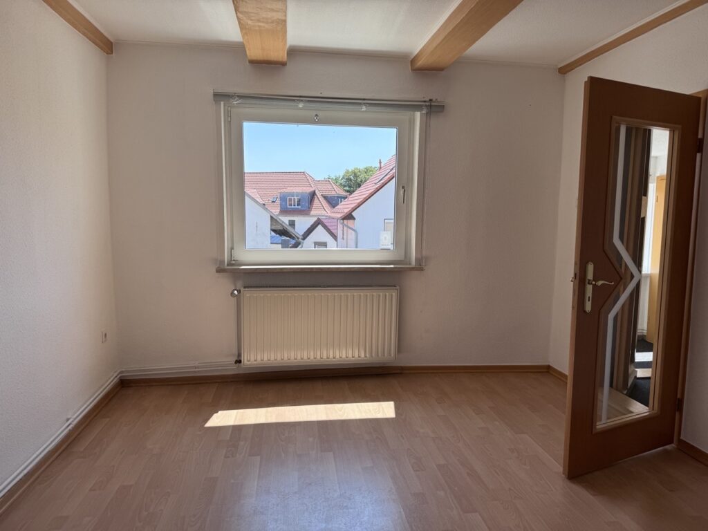 Esszimmer mit Kachelofen Erdgeschoss