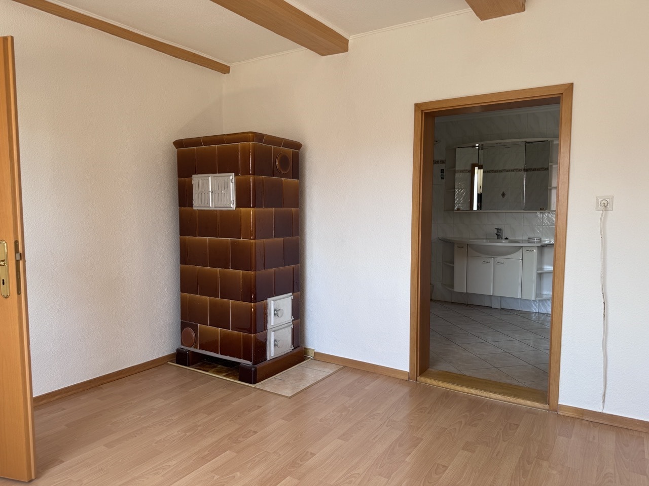 Esszimmer mit Kachelofen Erdgeschoss