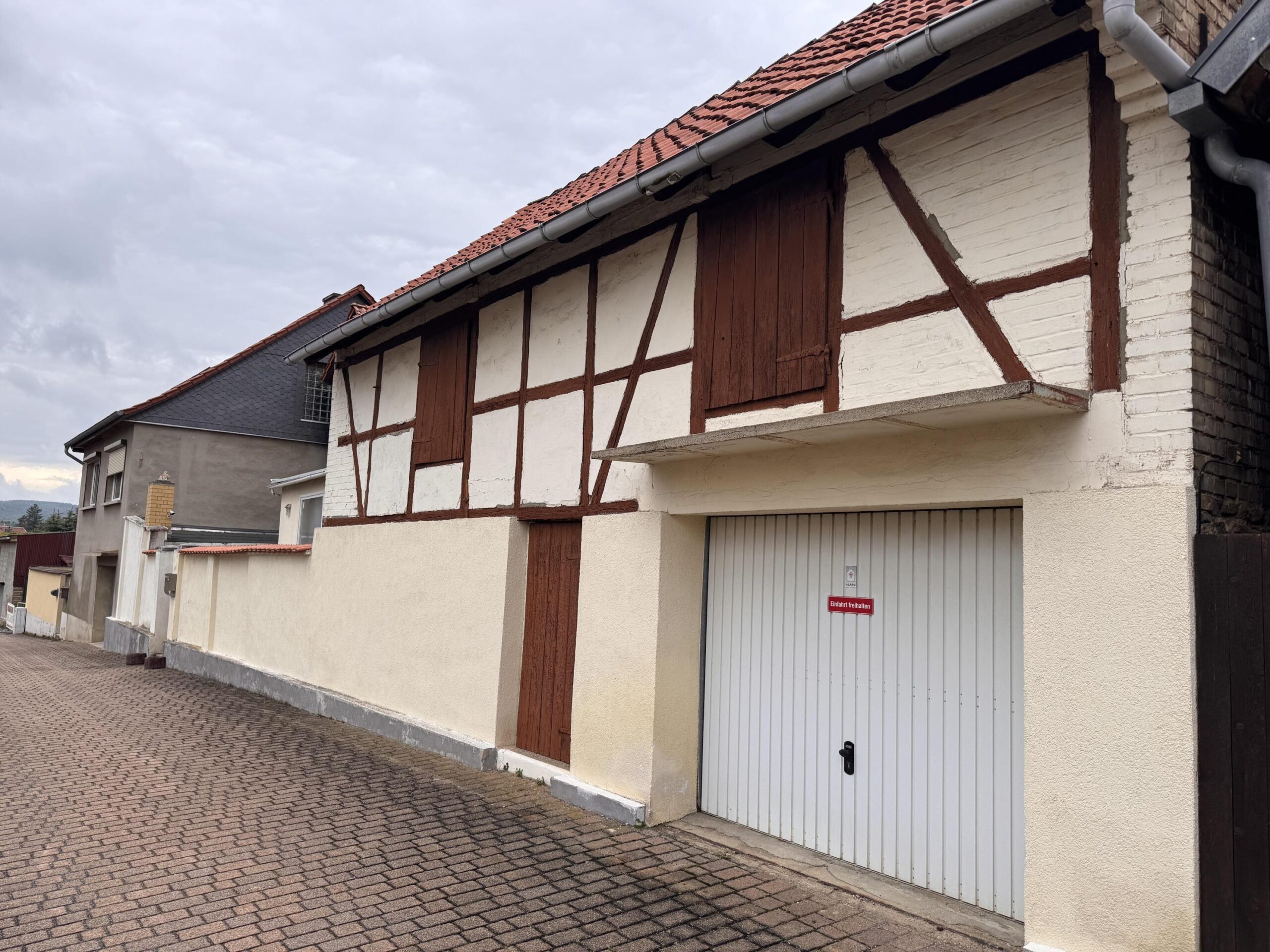 Ansicht Scheune mit Garage