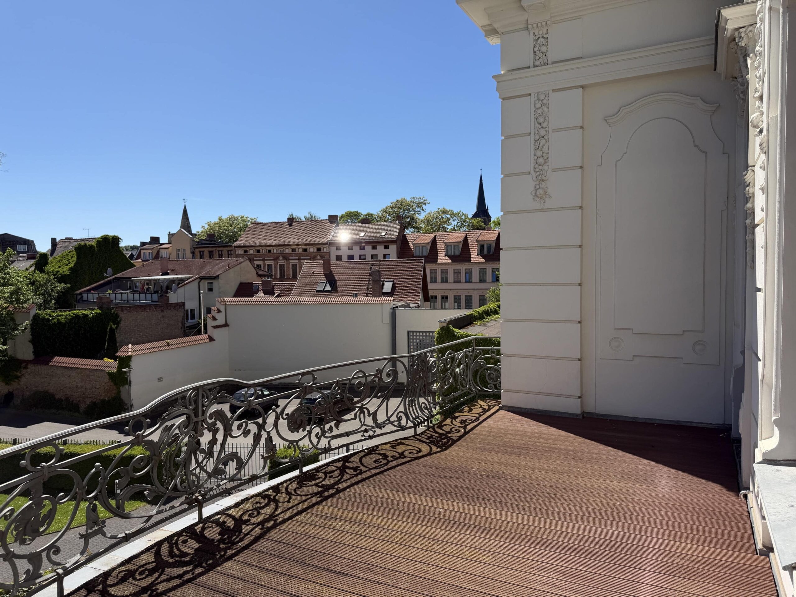 Balkon vor dem Büro