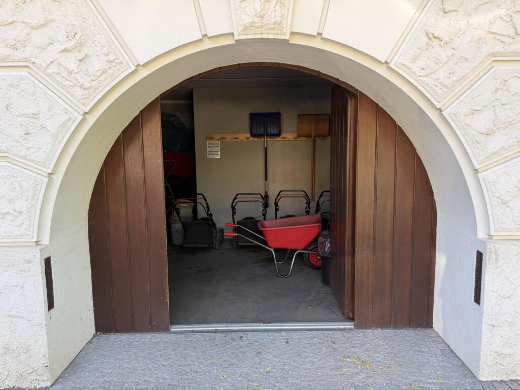 Garage 2