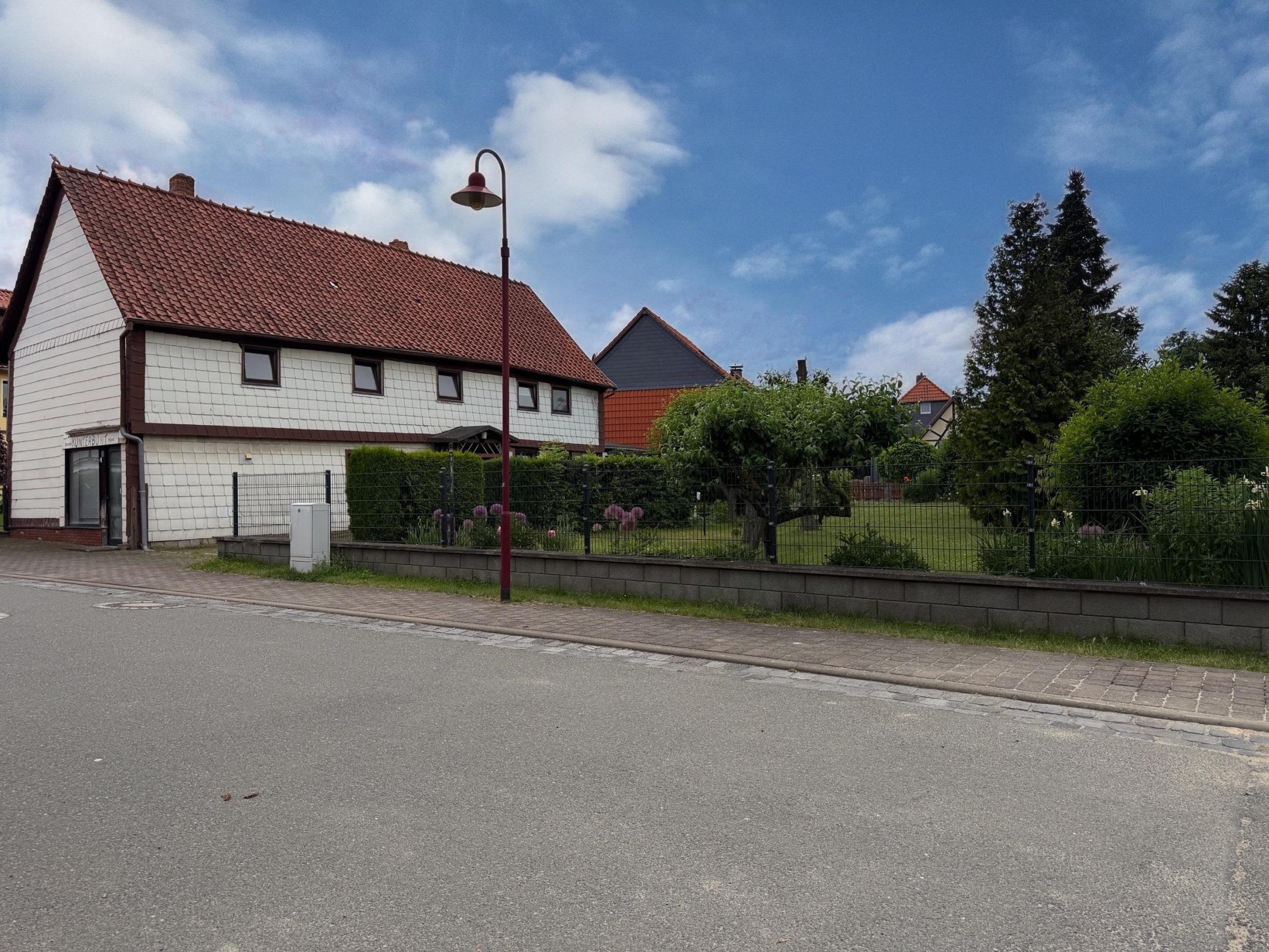 Straßenansicht Wohnhaus