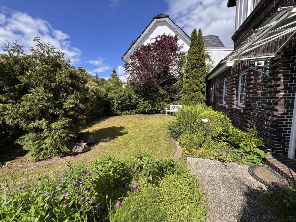 Garten vor dem Haus