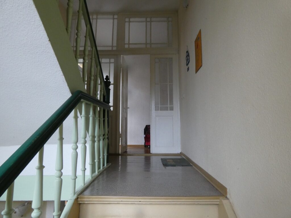 Treppenhaus Zugang WE OG