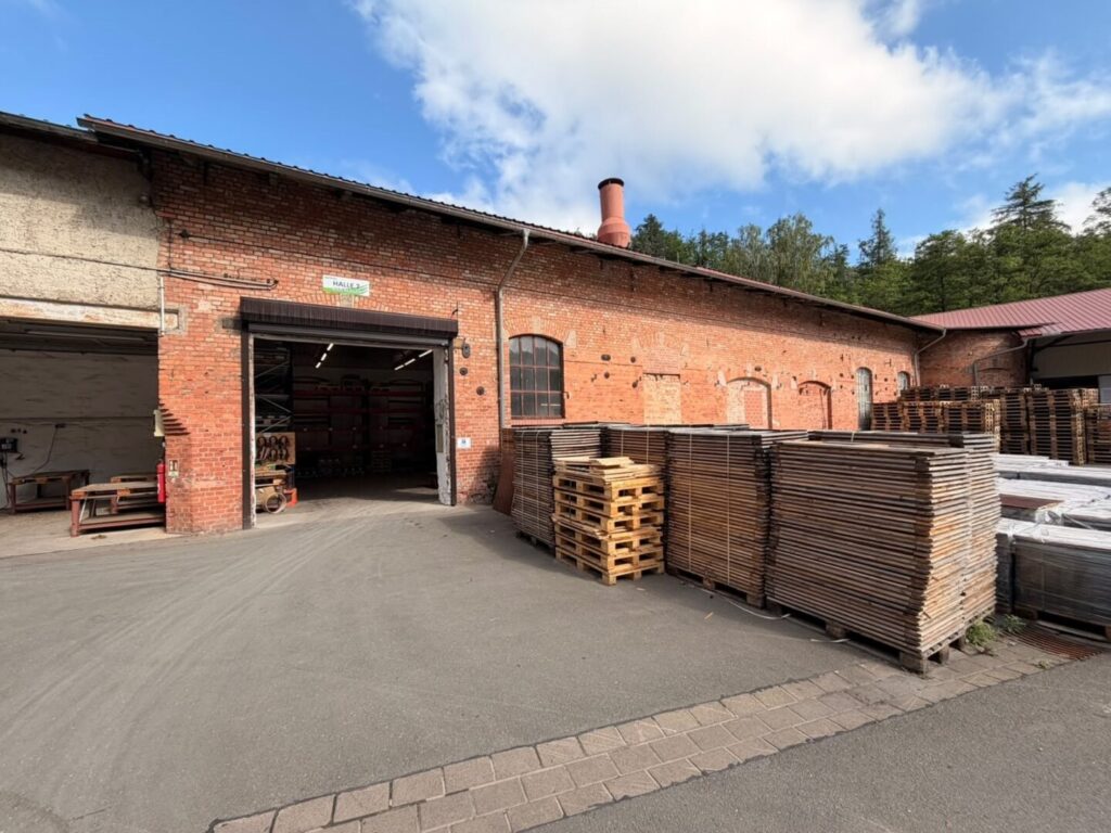 Gebäude Außengelände Lager