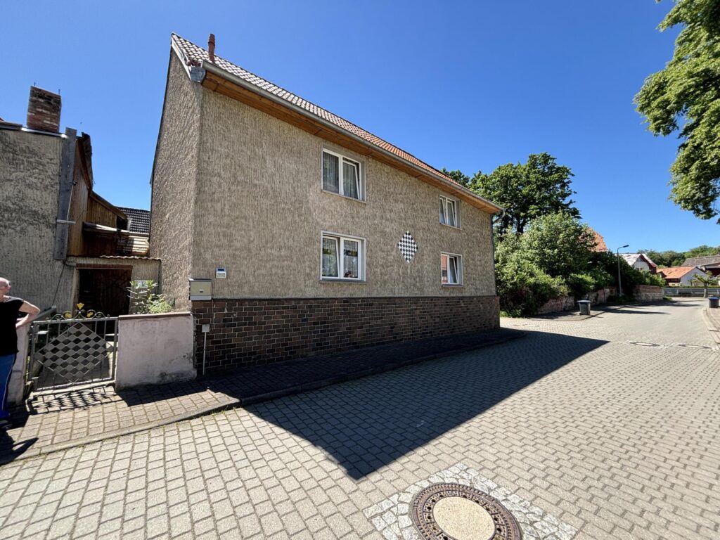 Straßenansicht