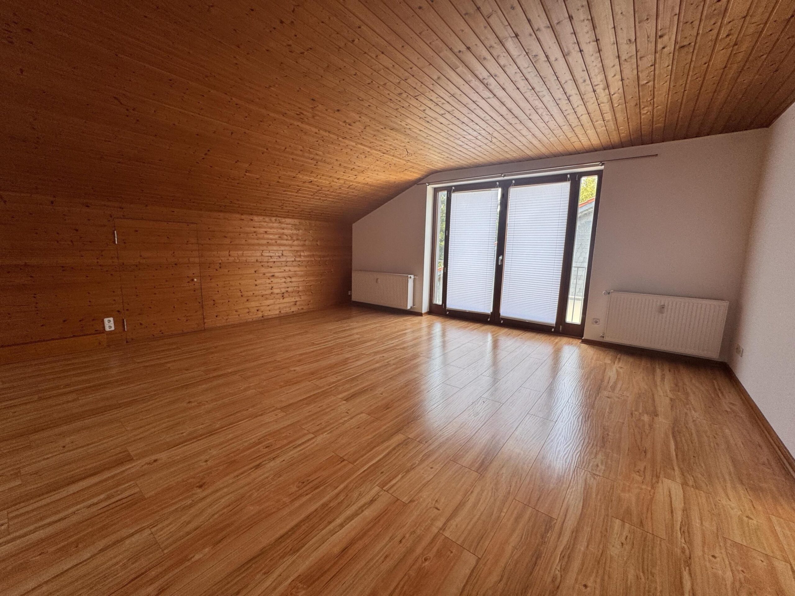 2.DG Wohnung Wohnzimmer
